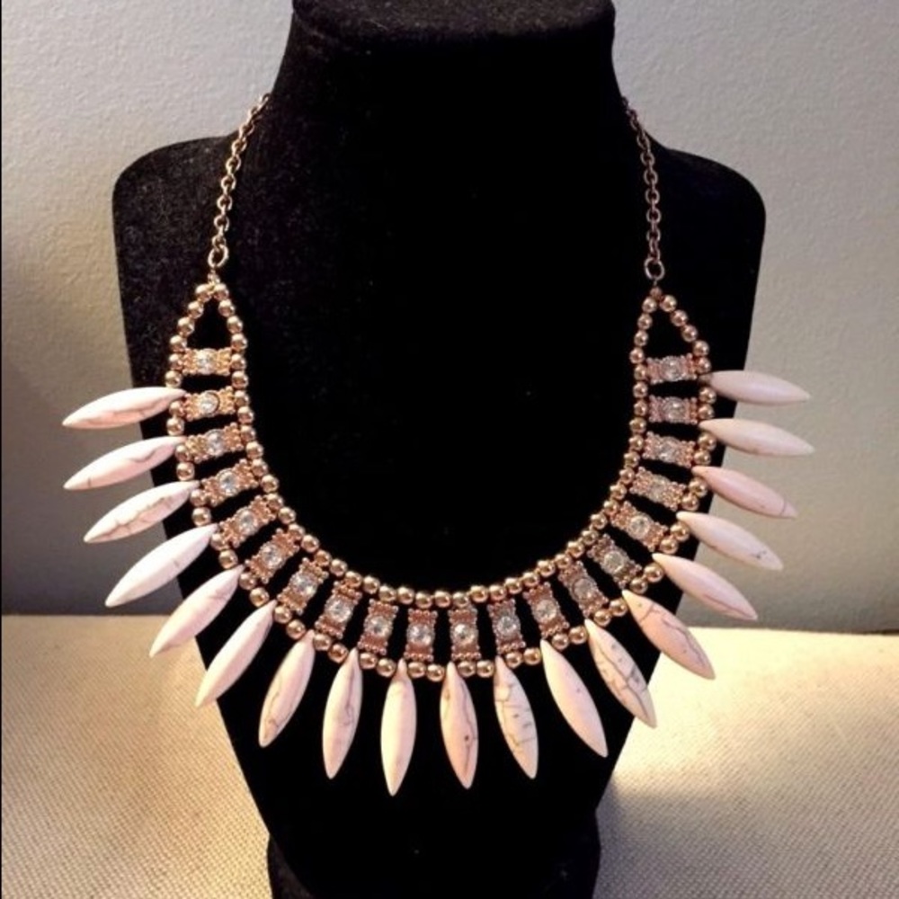 Fashion pink/rose gold statement necklace