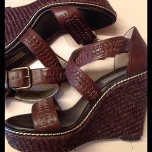 Banana Republic brown woven leather sandals