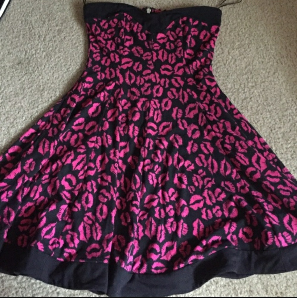 lips dress
