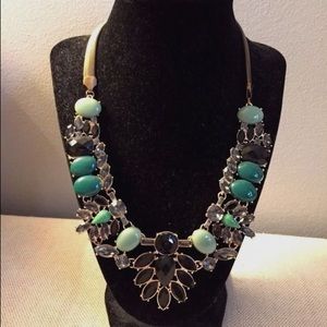 Fashion green/gold statement necklace