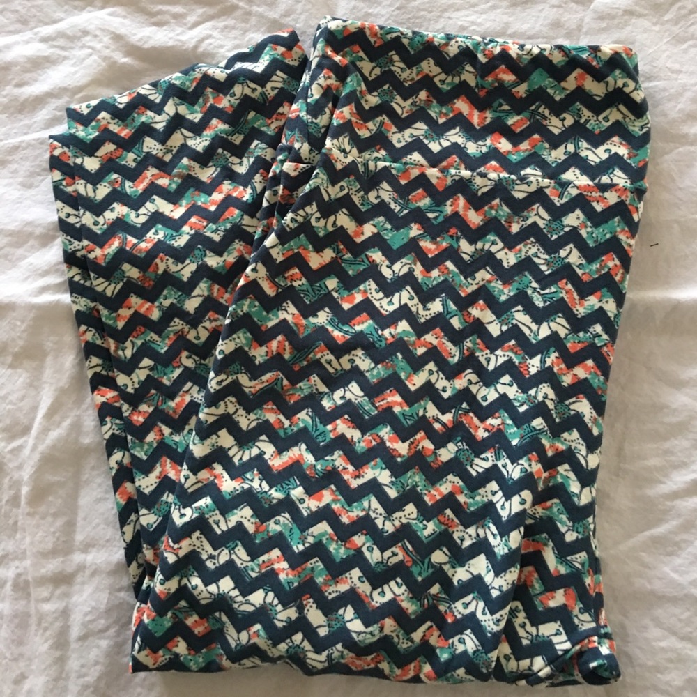 BNWT tc leggings by lularoe