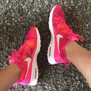 Hot pink Nike air max - Thea ✨