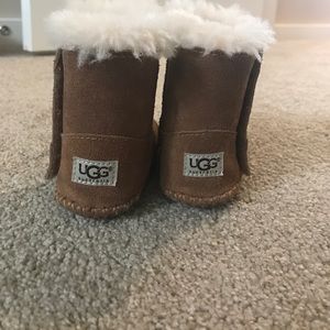 UGGS