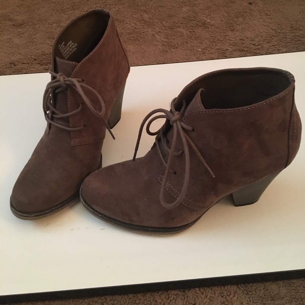 Brown booties with heel
