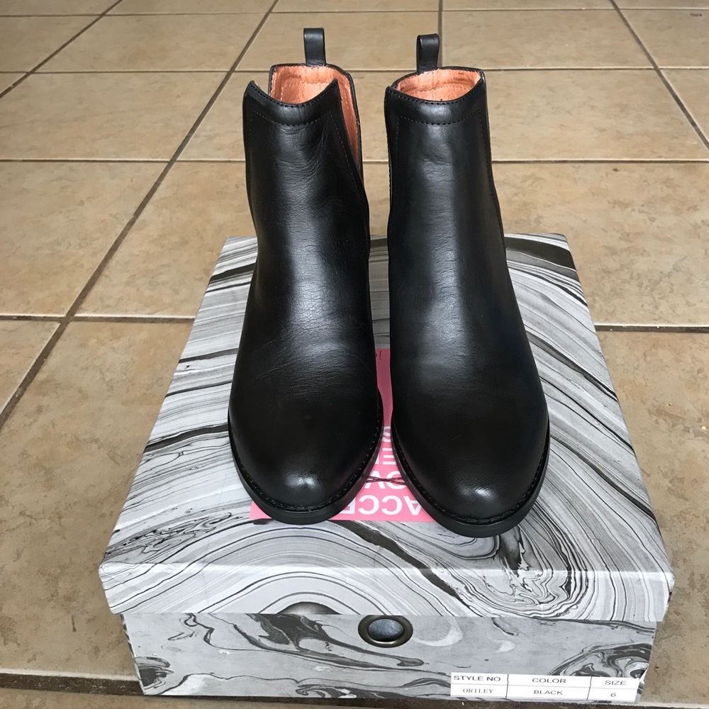 BRAND NEW JEFFREY CAMPBELL BOOTS SIZE 6