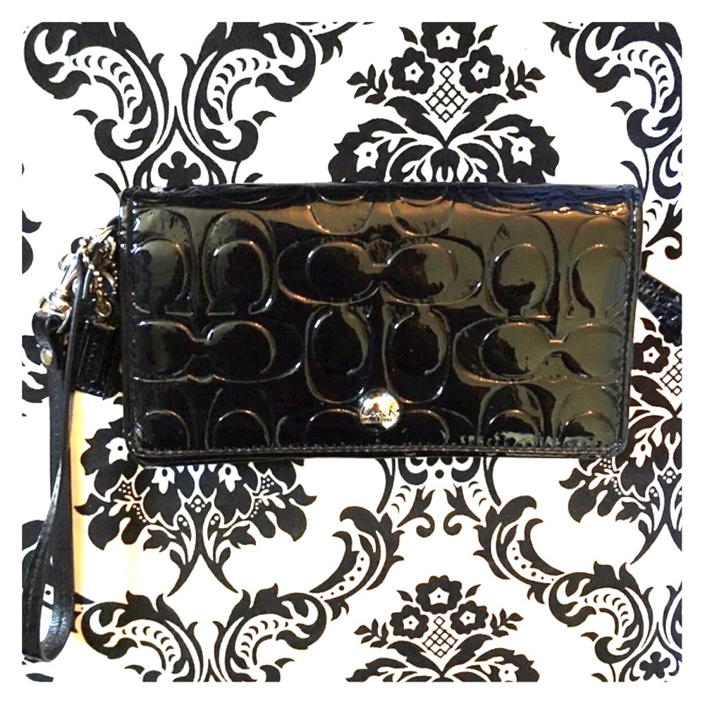 Coach Patent Leather wristlet