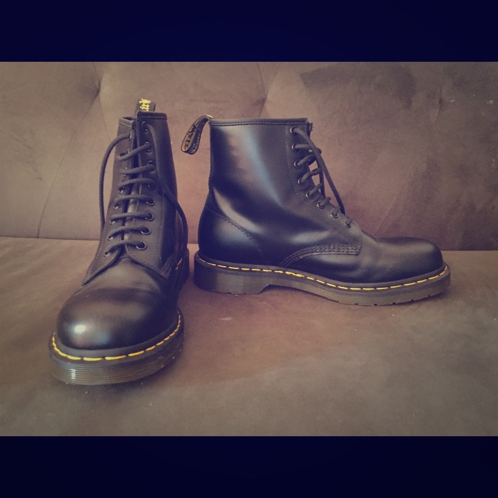 *PRICE REDUCTION* Dr. Martens 1460 men's size 9