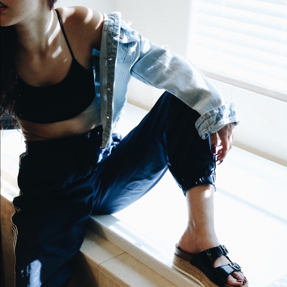 🌸EDITORS PICK🌸 Distressed Denim Jacket