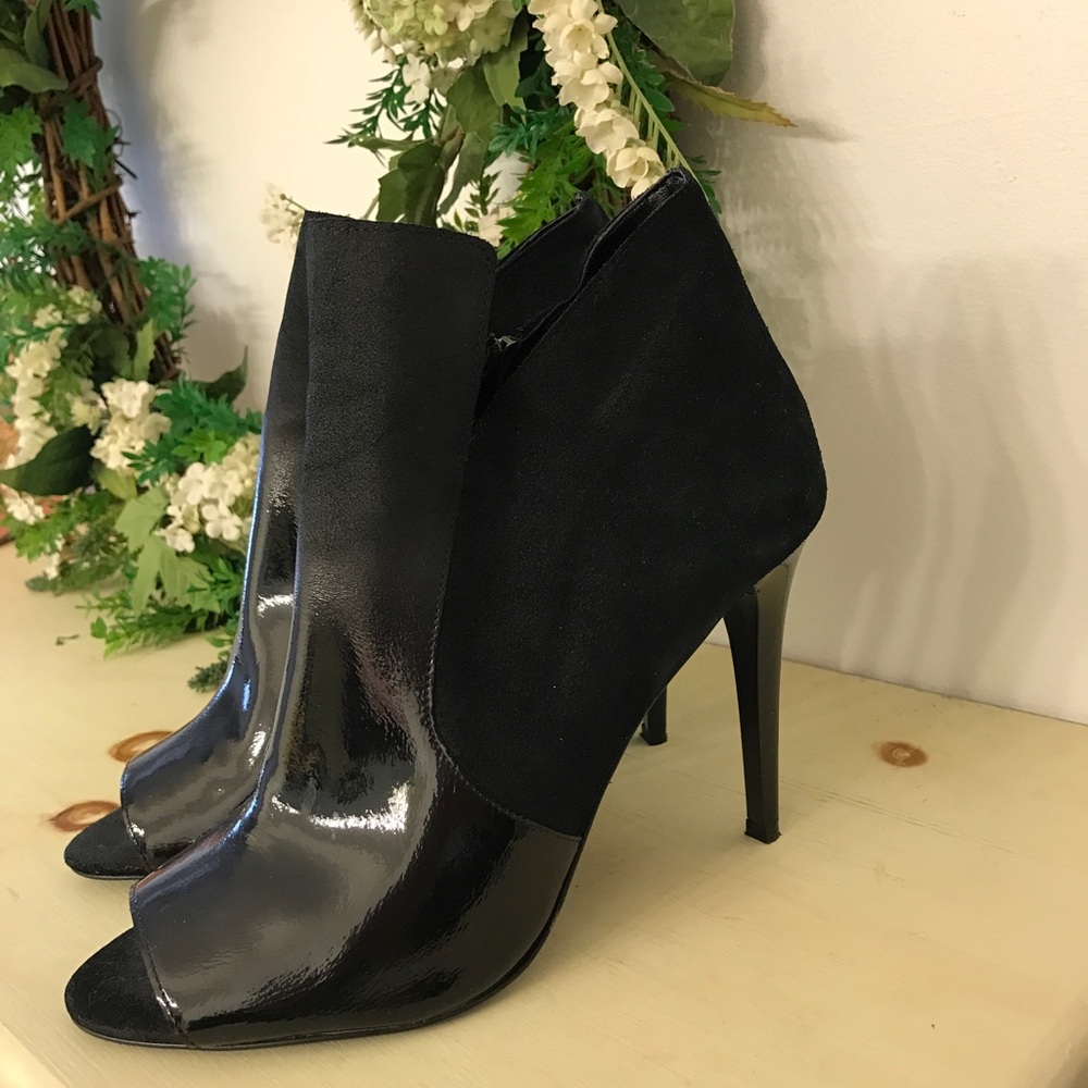 🔥Diane von Furstenberg Black Peeptoe Ankle Boots