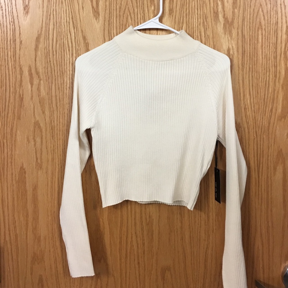 Sweater crop. NWT