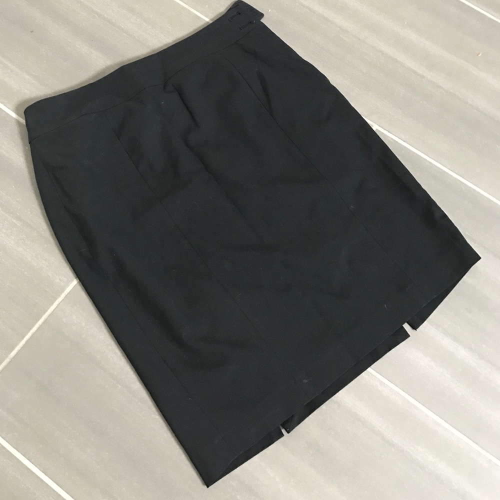 The limited black slit back skirt