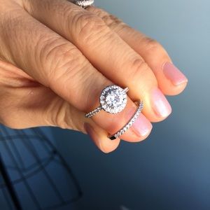 Engagement set- Round halo