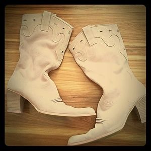 Taunt Soft Pink Cowboys Boots