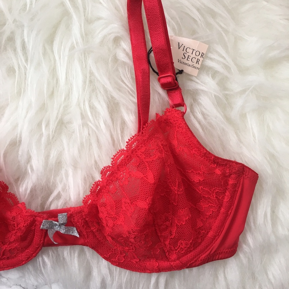 Victoria's Secret red lace bralette NWT - Picture 2 of 5