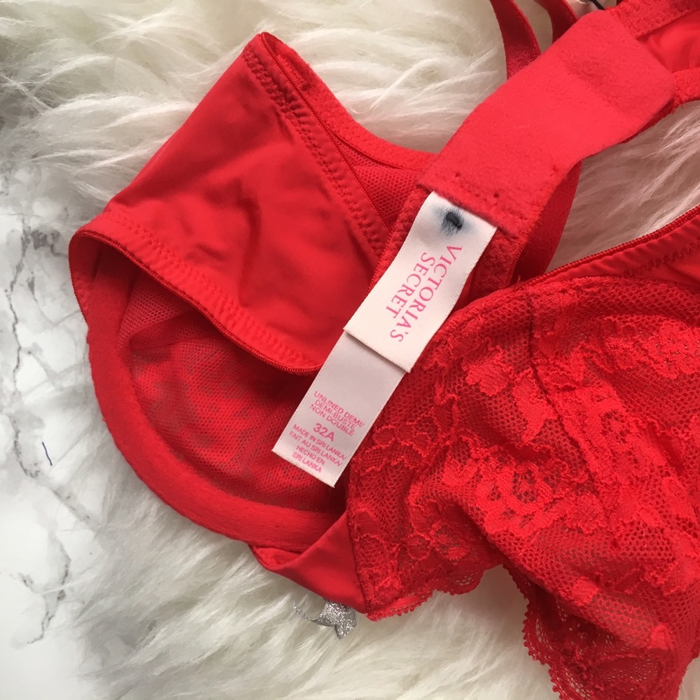 Victoria's Secret red lace bralette NWT - Picture 4 of 5