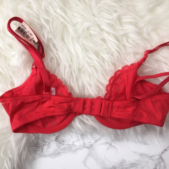 Victoria's Secret red lace  bralette  NWT - Picture 3 of 5