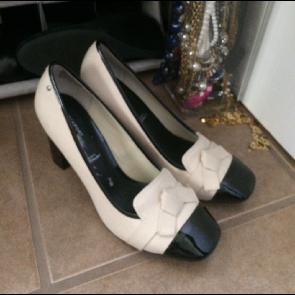 Beautiful RockPort Block Heels 😻