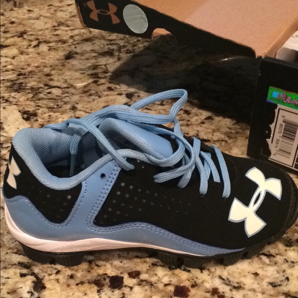 Under Armour Girls Cleats Size 12