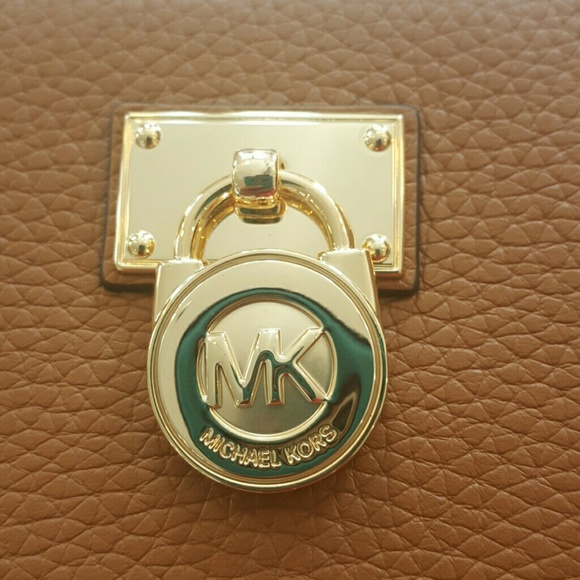 ***SOLD*** Authentic MK Wallet NWT - Picture 3 of 4