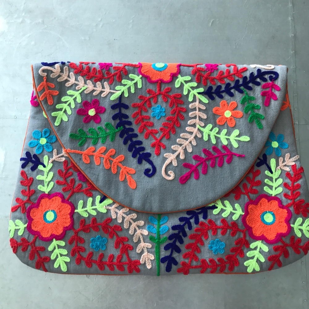 BIG BUDDHA Oversized clutch