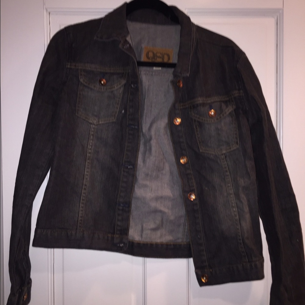 Like-new QSD dark denim jacket w/ bronze buttons✨