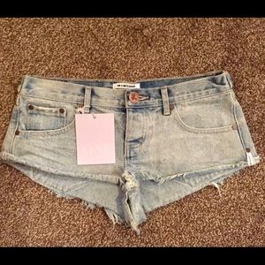‼️BNWT‼️One Teaspoon Jean Shorts. Size 27.