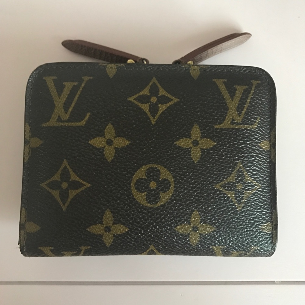 ❌SOLD❌ Louis Vuitton Compact Isolite Wallet
