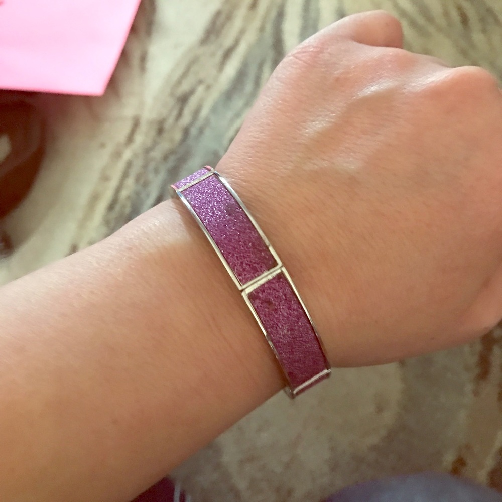 Pink stretch bracelet🍉