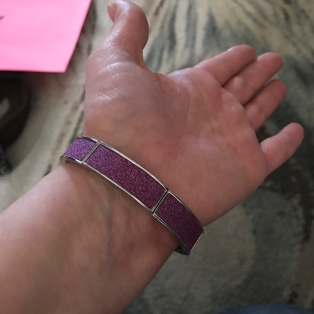 Pink stretch bracelet🍉 - Picture 2 of 2