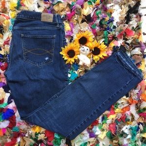 Abercrombie & Fitch Distressed Jean