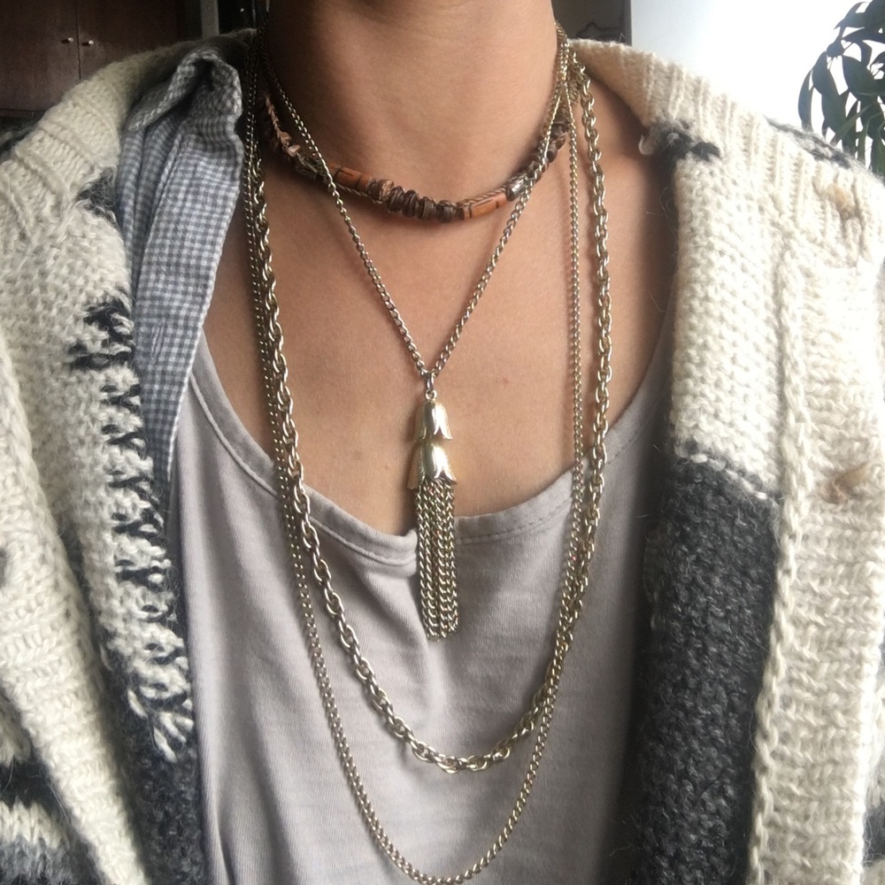Vintage 3string gold-toned necklace w/bangle charm