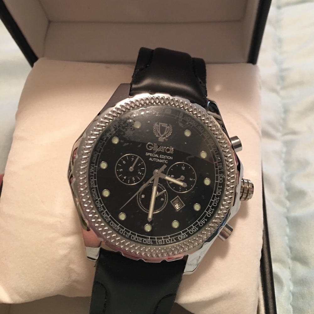 💰ACCEPTING OFFERS💰Men's watch