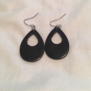 💰ACCEPTING OFFERS💰Black earrings
