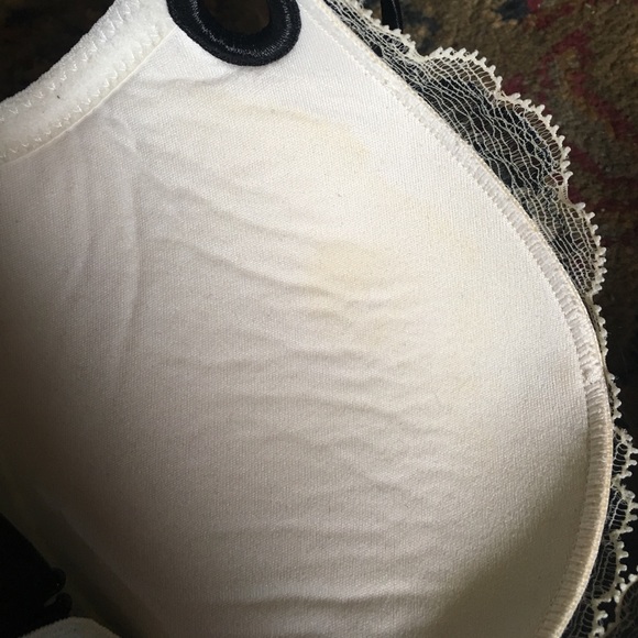 Rare Victoria's Secret Gorgeous rhinestone 32b bra - Picture 4 of 4