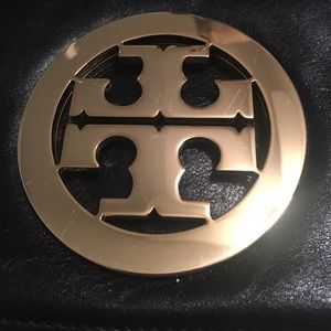 Clutch Tory burch