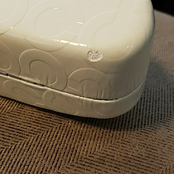 Coach Hard Clamshell Glasses Case - Picture 3 of 3