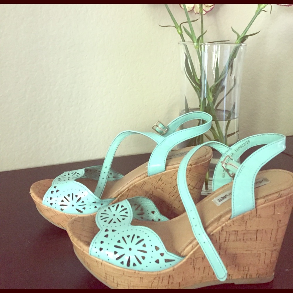 American Eagle Wedges