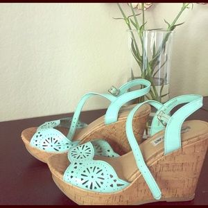 American Eagle Wedges