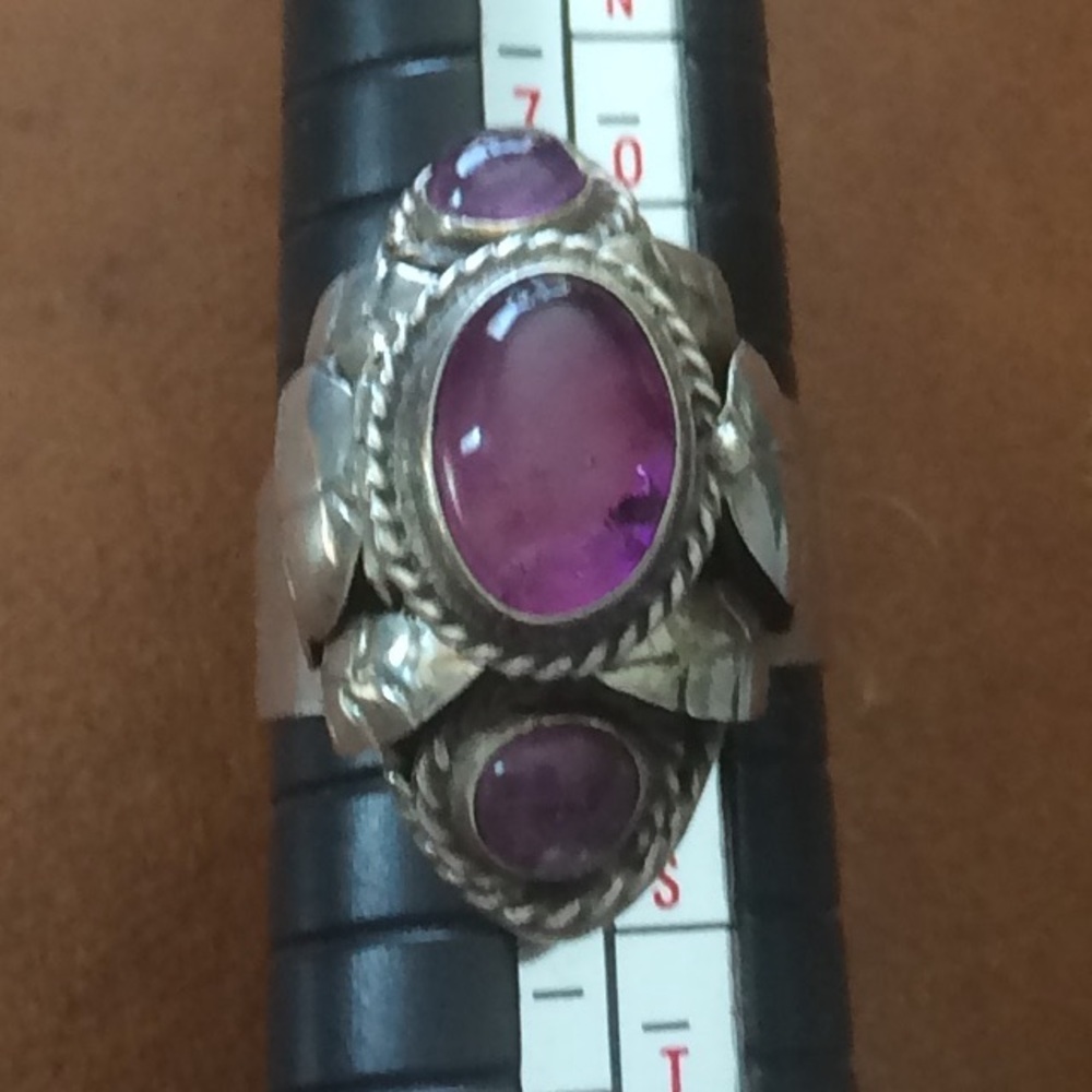 Amazing Amethyst Poison 💍. Very Vintage & Unique