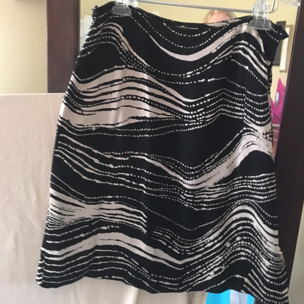 Black & white 💯 % silk Talbots's skirt