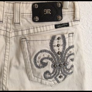 WHITE MISS ME SHORTS