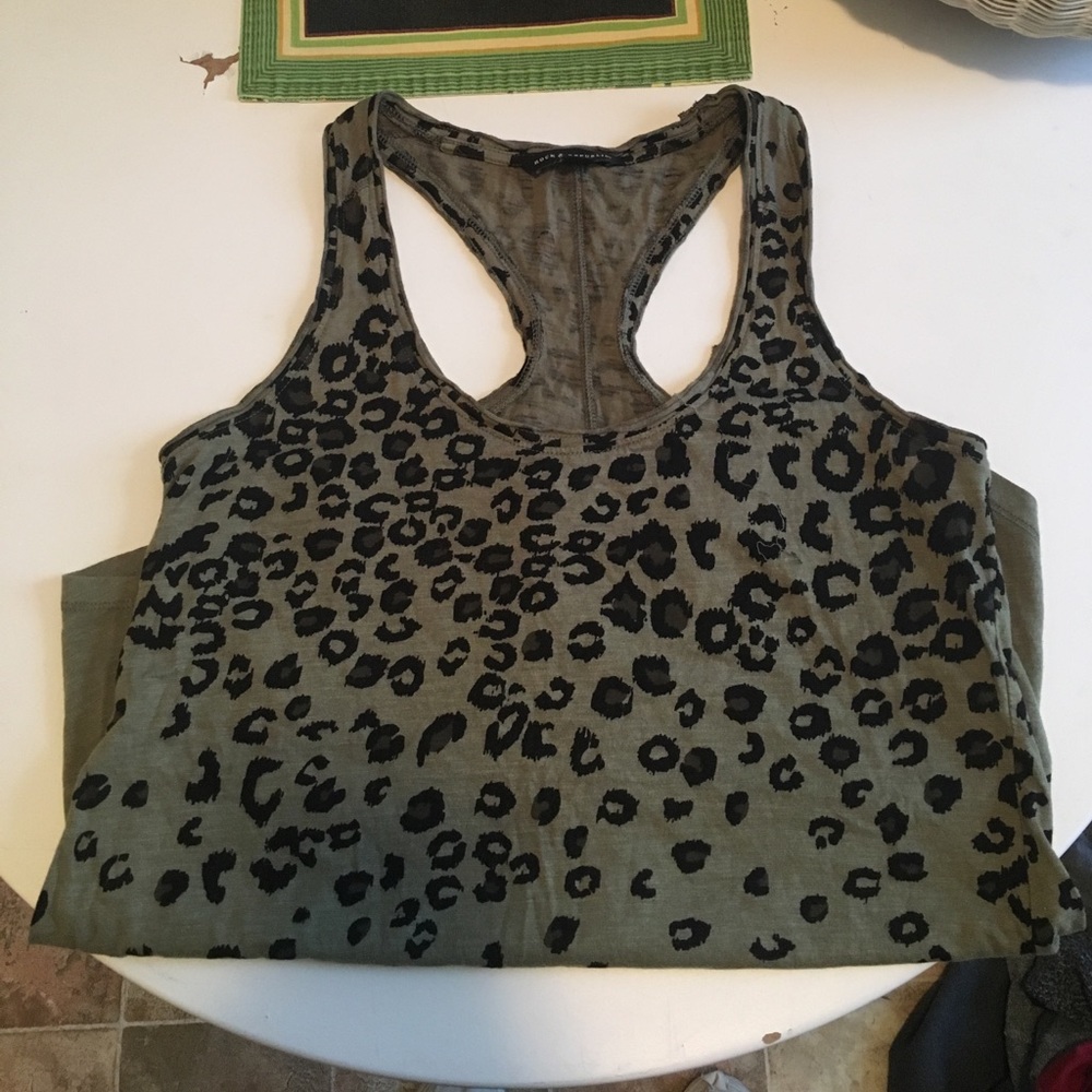 Tank top.