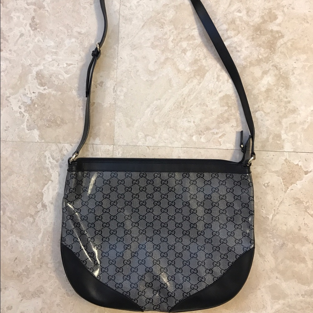Authentic Gucci cross body bag