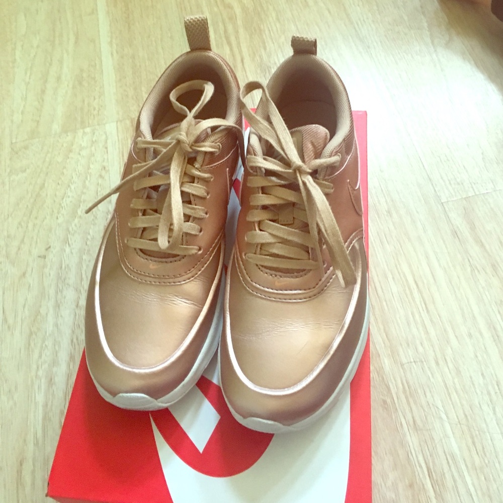 Nike Airmax Thea premium In Rose Gold