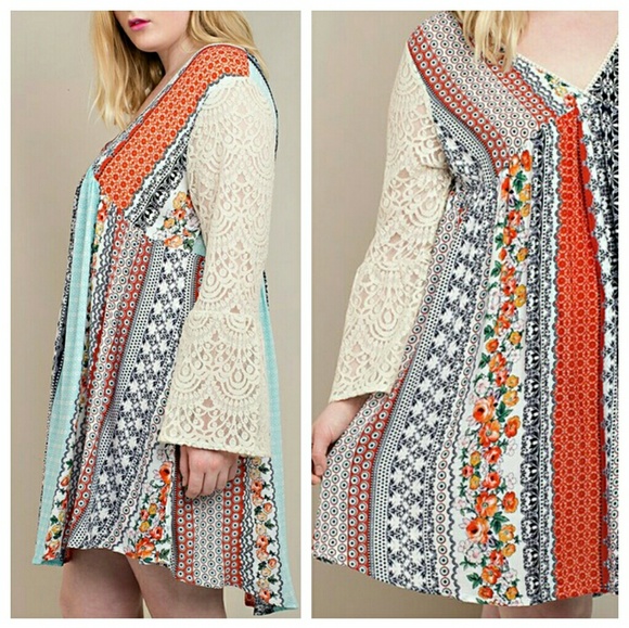 Multi-Color Dress With Lace Sleeves - Picture 2 of 2