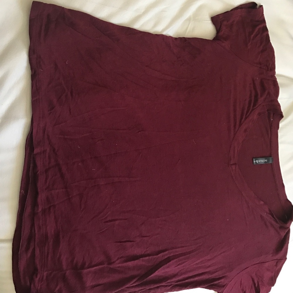 Maroon tee shirt