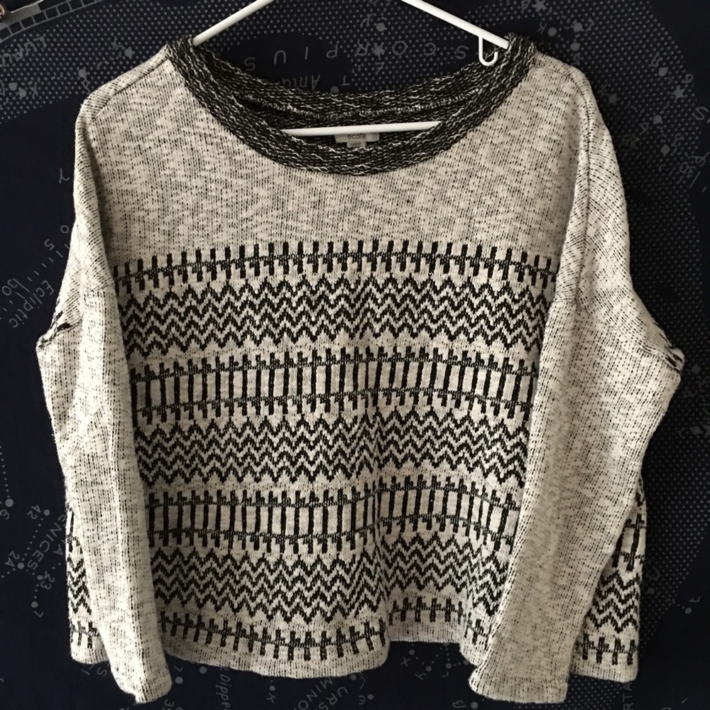 Ecoté Sweater - Picture 5 of 6
