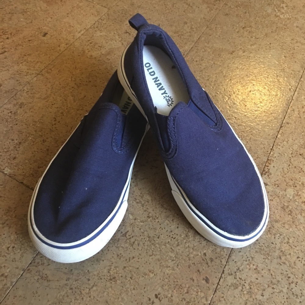 Boy's navy canvas shoes