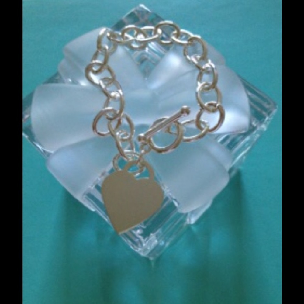 🎀 Silver Plated Heart Charm Bracelet