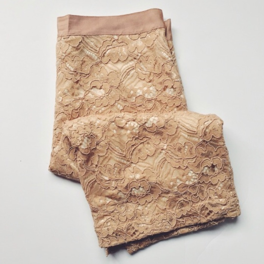 🌸💕Club Monaco Lace Pencil Skirt💕🌸